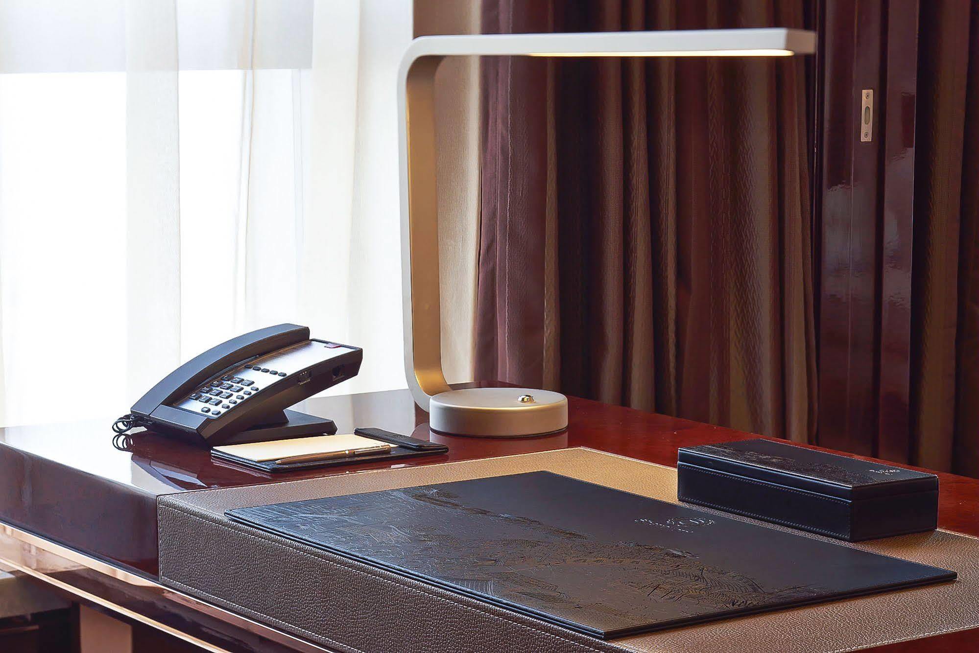 Sheraton Grand Zhengzhou Hotel Εξωτερικό φωτογραφία